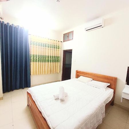 Hotel Khach San Huong Quynh Ho-Chi-Minh-Stadt Exterior foto